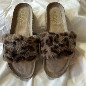 Sugar Bravoes Faux Leather Leopard Print Fuzzy Slip On Slide-Size 6M  NWOB